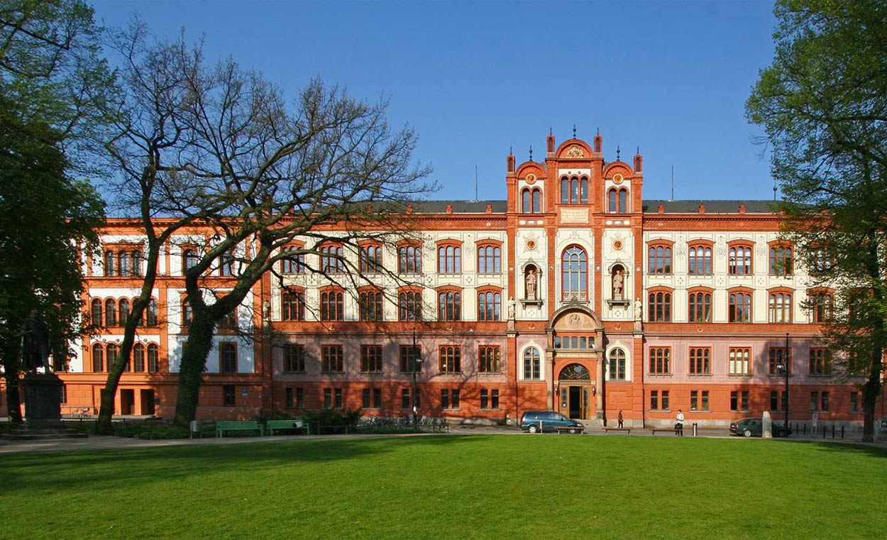 Eine Reise in eine Märchenwelt: Die Erforschung der alten Schlösser und Architektur von Rostock